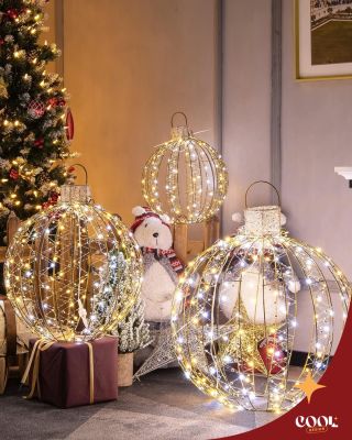 🎄✨ Všetko sa začína jediným svetielkom... Najskôr jemné žmurknutie svetla v tme, potom ďalšie, a zrazu sa celý dom naplní...